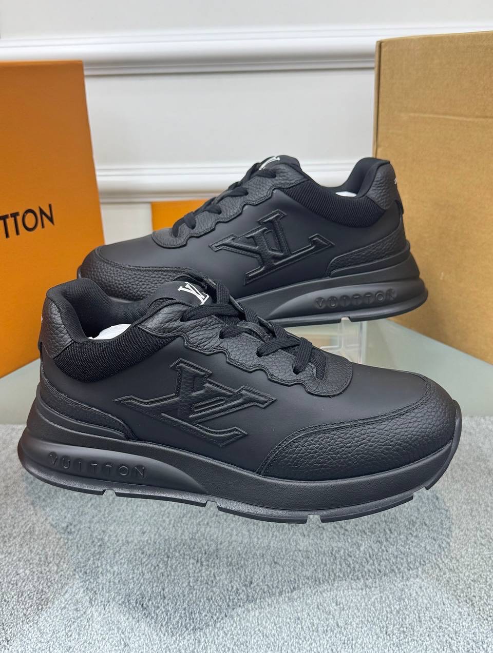 Luxury Black Lv Sneaker