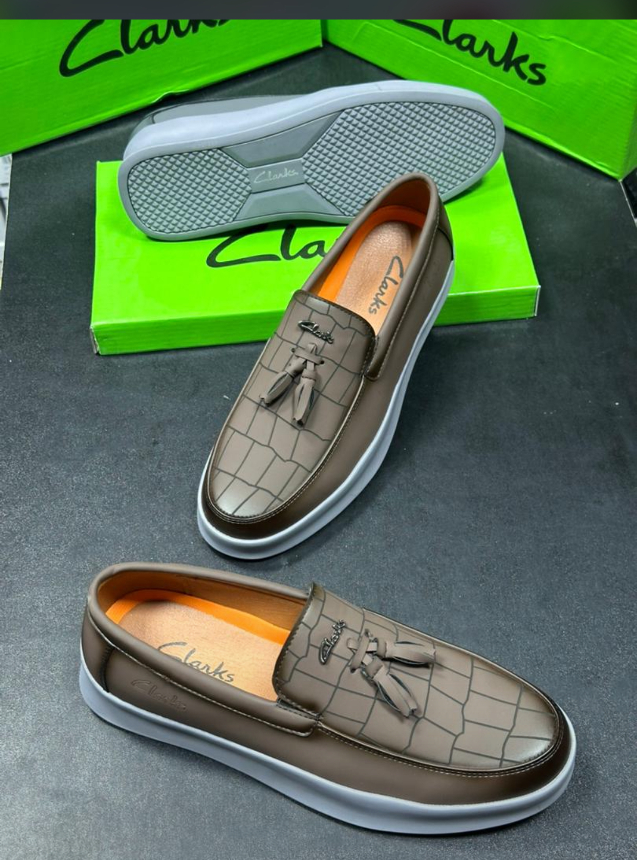 Luxury Clanks shoe