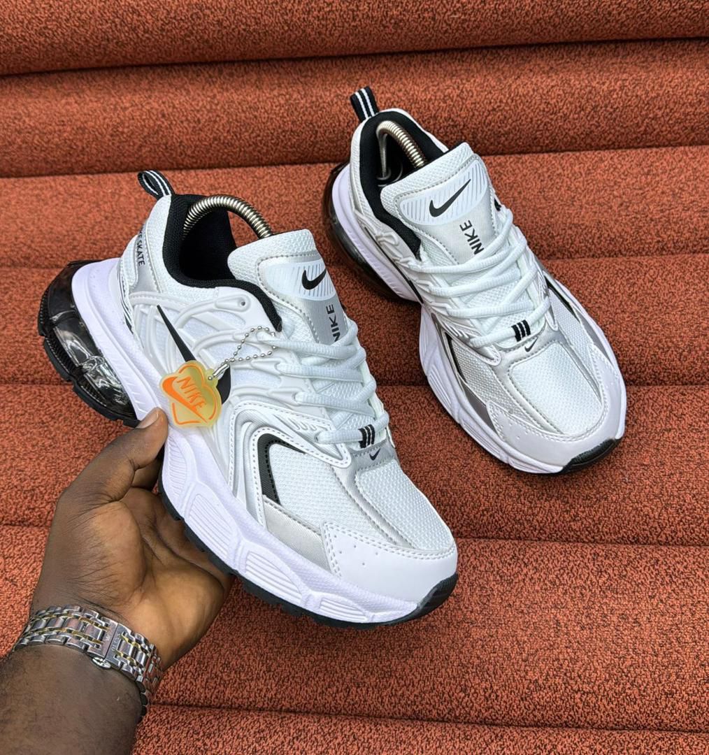 Nike “Skate” Chunky Runner Sneakers